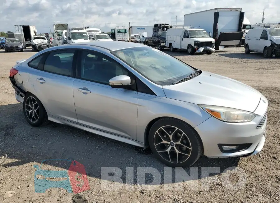 1FADP3F27GL360825 Photo# 4