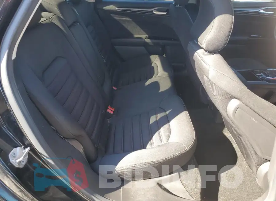 3FA6P0HD2GR376048 Photo# 10