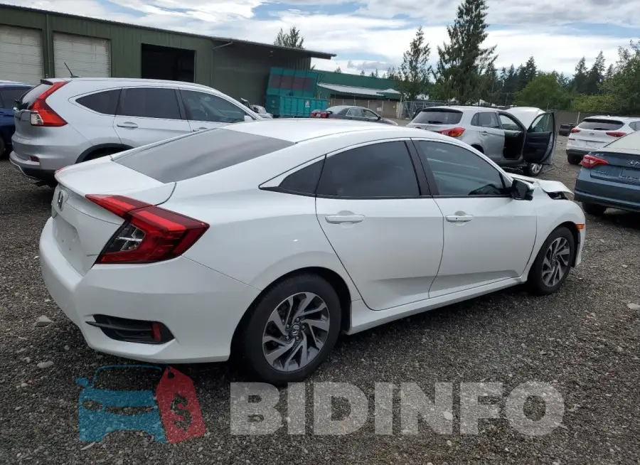 19XFC2F72GE224843 Photo# 3