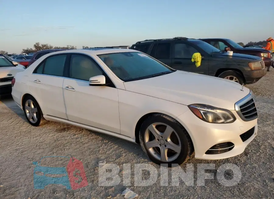 WDDHF8JB2FB148167 Photo# 4