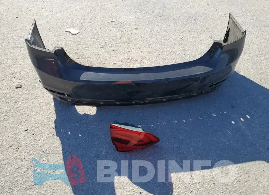 WBA8E9C52GK643686 Photo# 12