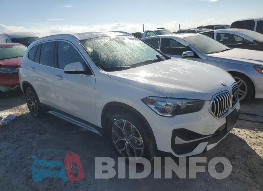 WBXJG7C0XM3M72377 Photo# 4