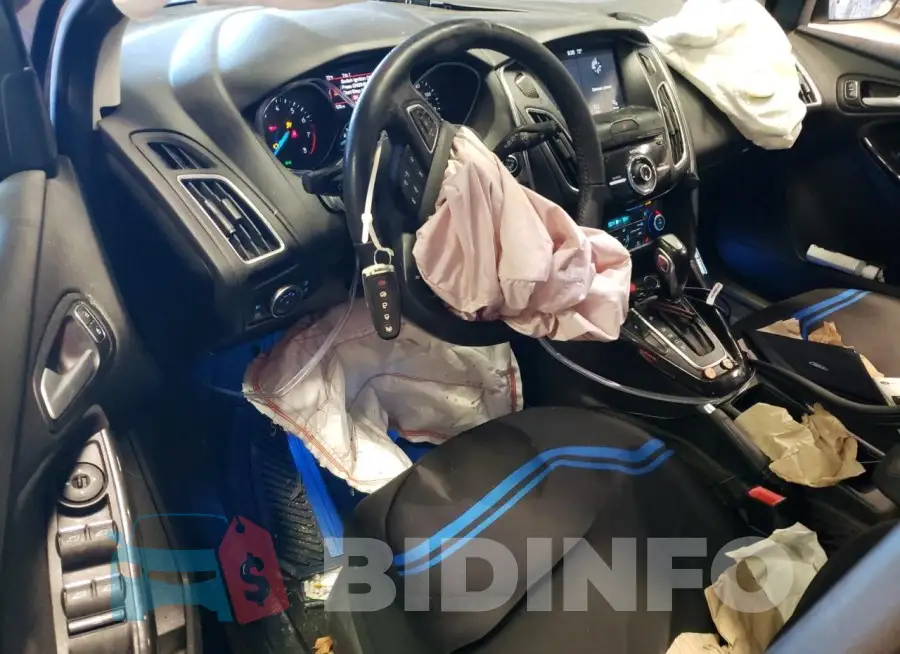 1FADP3N27HL309943 Photo# 8