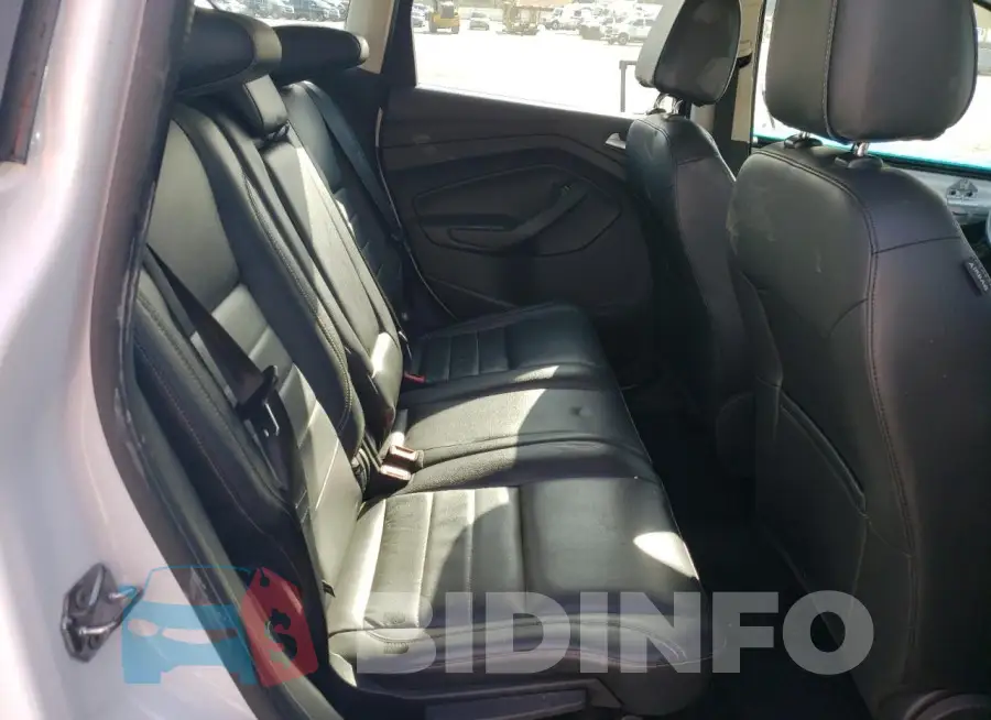 1FADP5CU4GL104191 Photo# 10