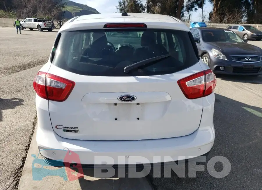 1FADP5CU4GL104191 Photo# 6