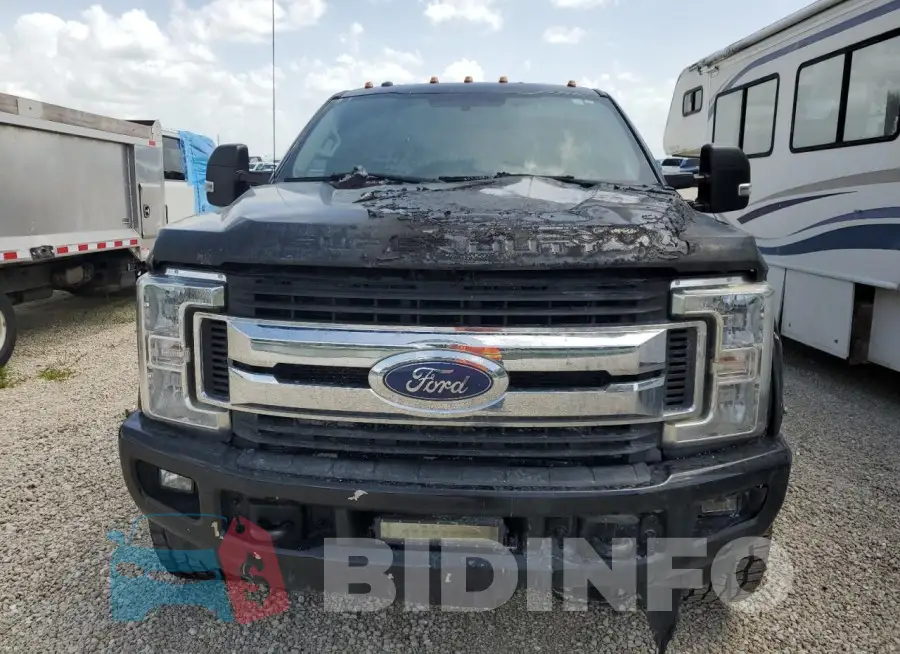 1FT8W3BT2JEB24835 Photo# 5