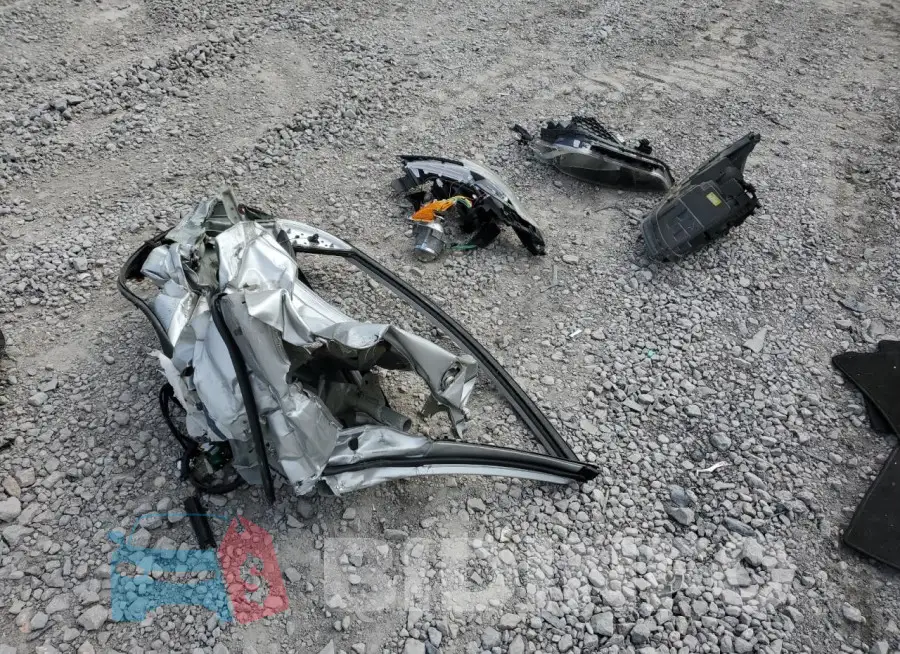 3KPC24A32JE018581 Photo# 12