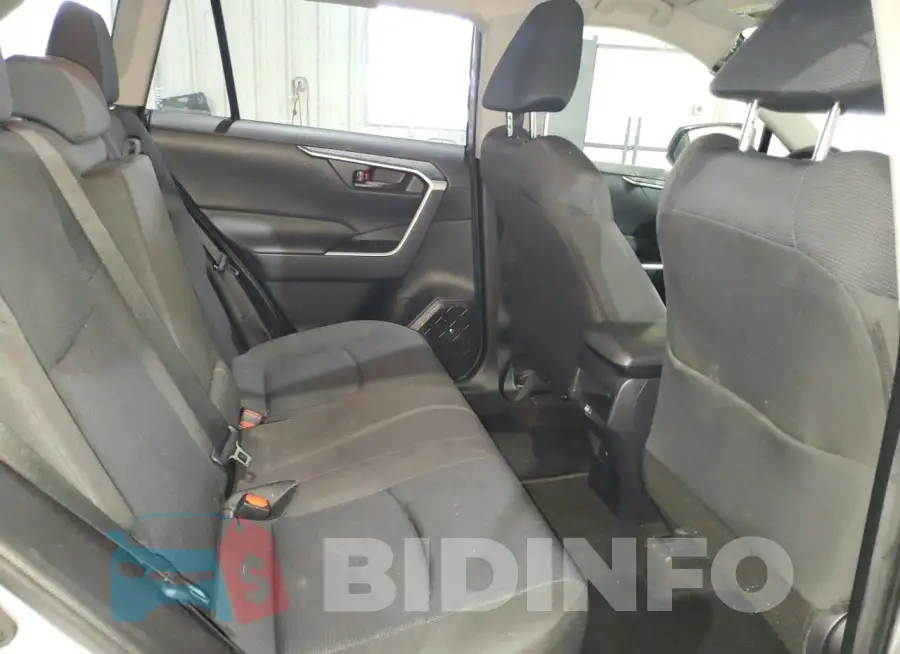 JTMF1RFV4KD006975 Photo# 11