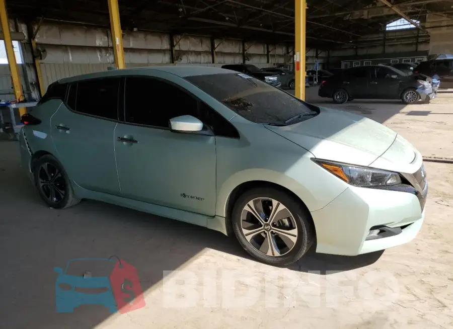 1N4AZ1CP2JC315400 Photo# 4