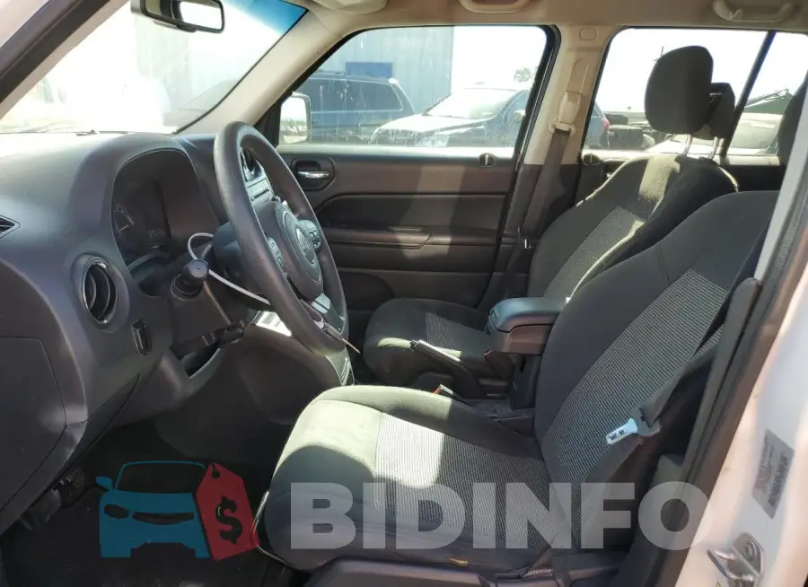1C4NJPBB9HD163308 Photo# 7