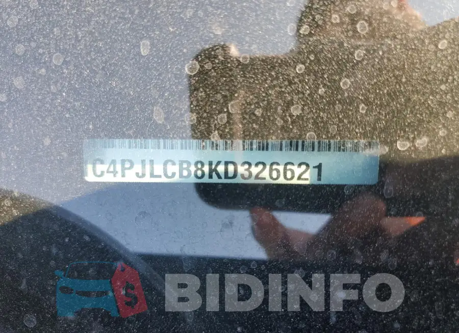 1C4PJLCB8KD326621 Photo# 13