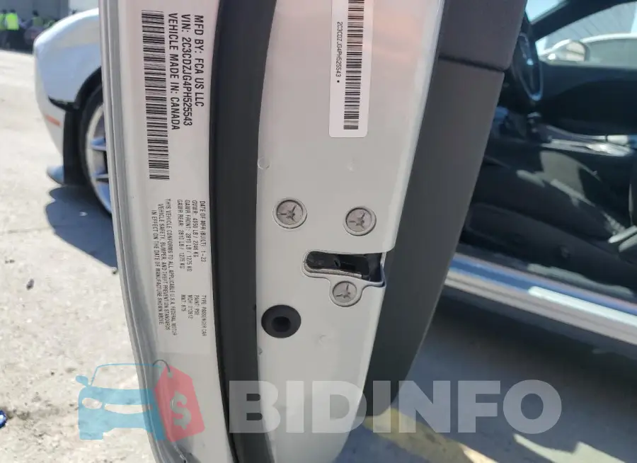 2C3CDZJG4PH525543 Photo# 12
