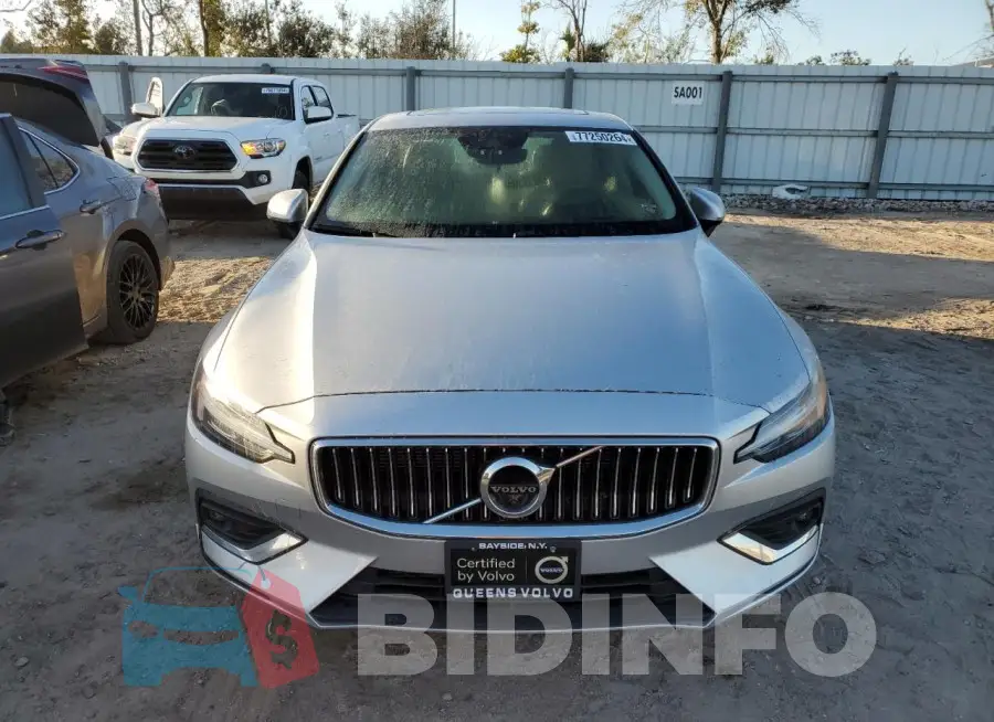 7JRL12TL9NG177481 Photo# 5