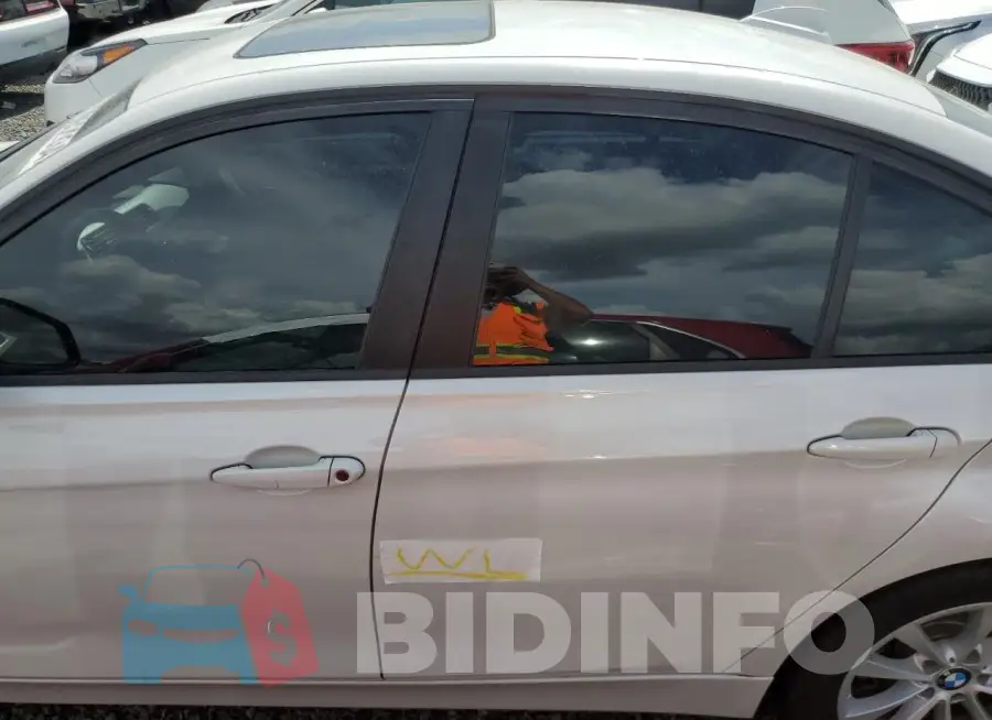 WBA8E1G50GNU10206 Photo# 12