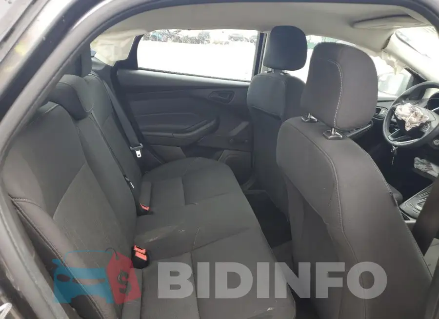 1FADP3E26GL372188 Photo# 10