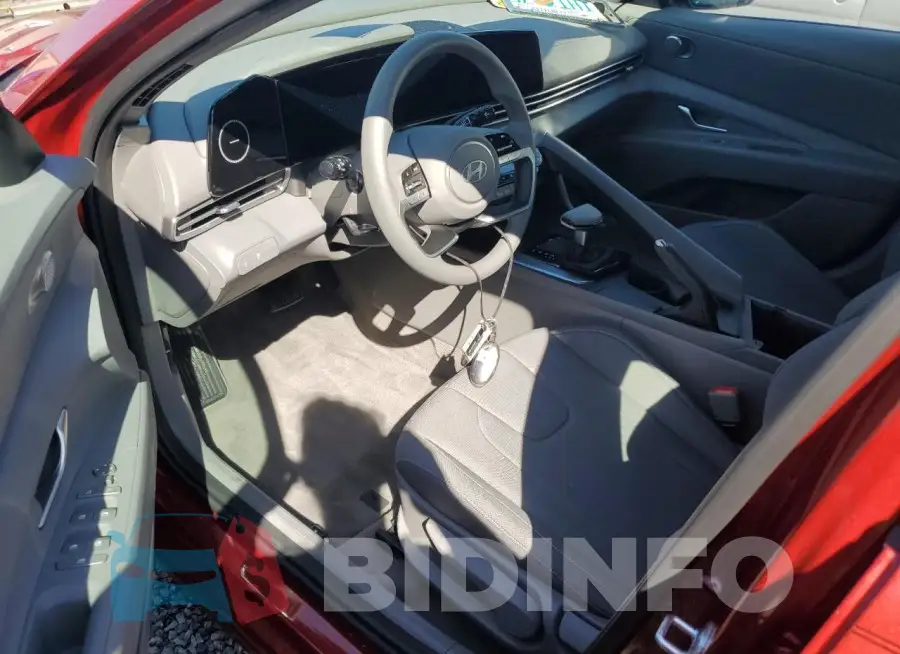 KMHLM4DGXRU757568 Photo# 8