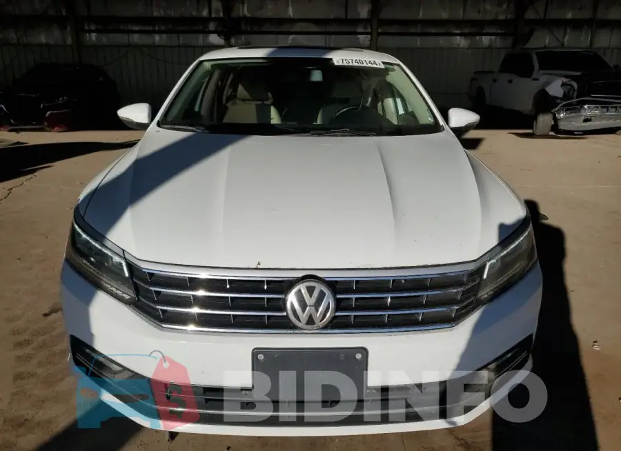1VWBS7A36GC039573 Photo# 5