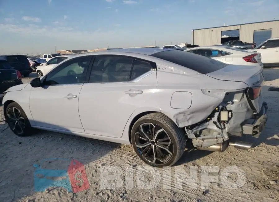 1N4BL4CV8RN400652 Photo# 2