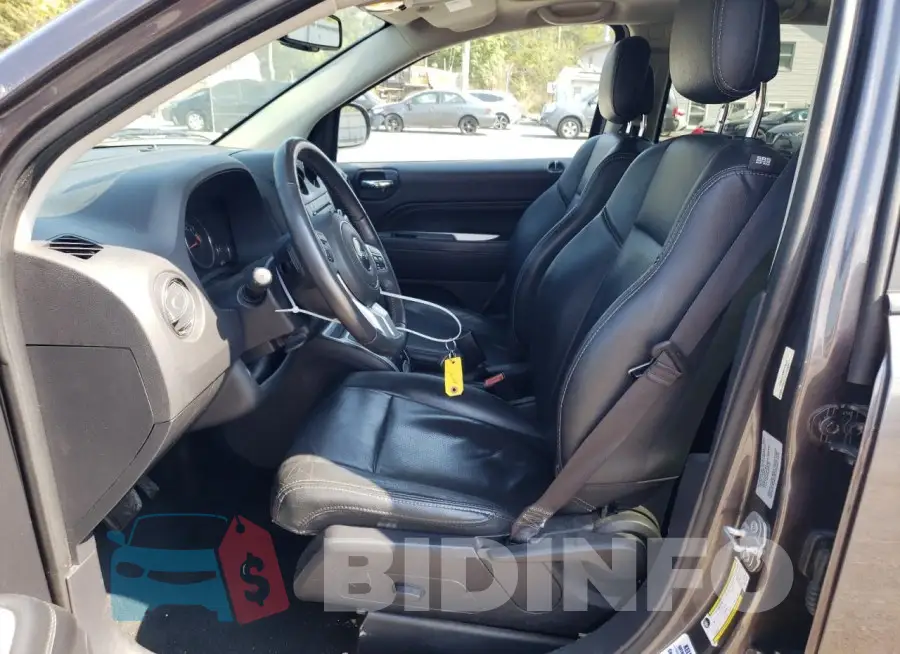 1C4NJDEB8HD176741 Photo# 7