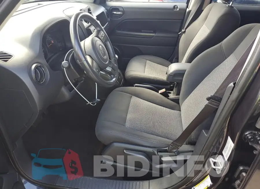 1C4NJPFB7FD274222 Photo# 7