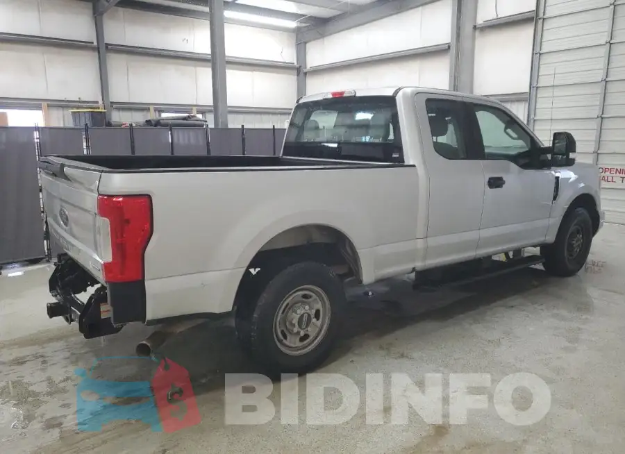 1FT7X2A65KEE56798 Photo# 3