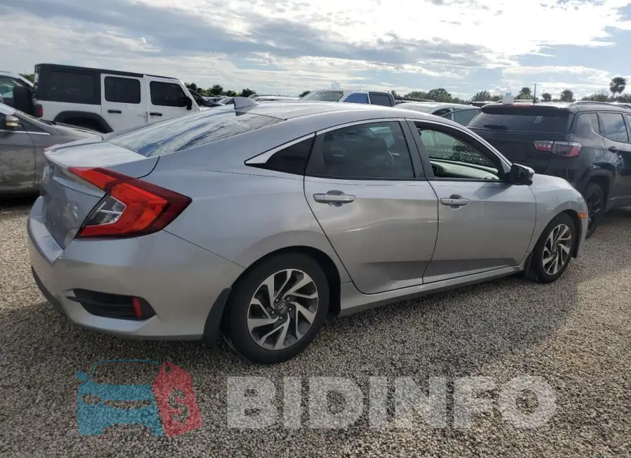 19XFC2F78HE014393 Photo# 3