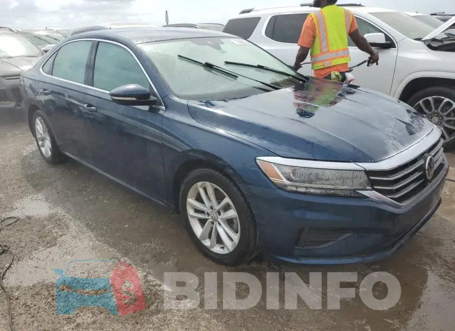 1VWSA7A33LC018256 Photo# 4