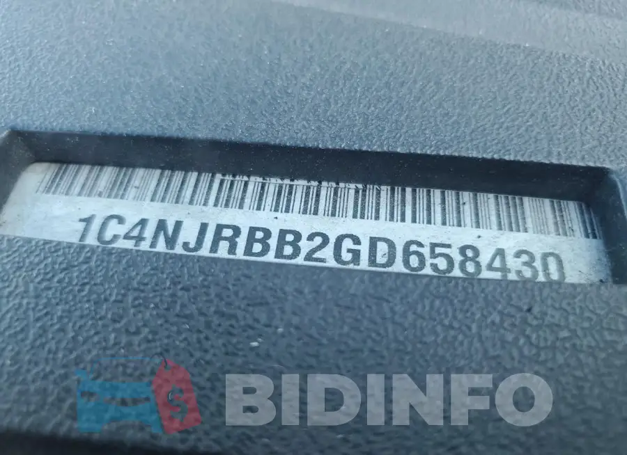 1C4NJRBB2GD658430 Photo# 12