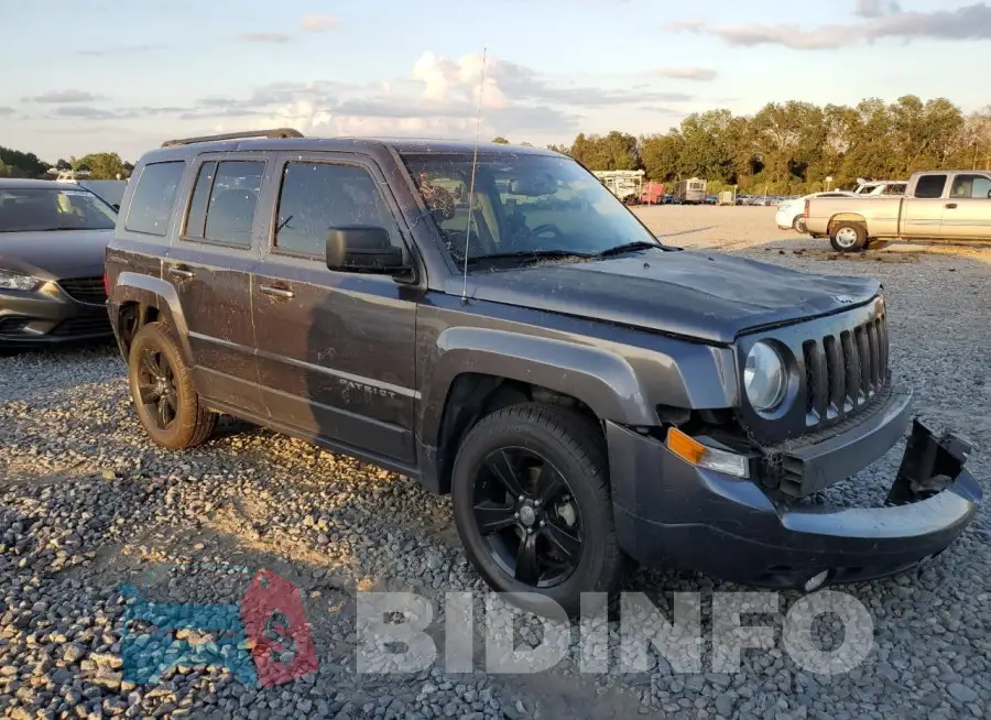 1C4NJRFB2GD657076 Photo# 4