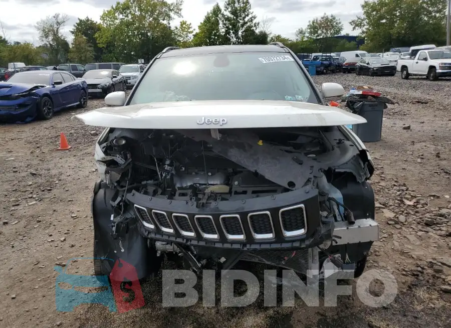 3C4NJDCB5LT166349 Photo# 5