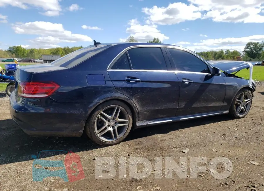 WDDHF8JB7FB113642 Photo# 3