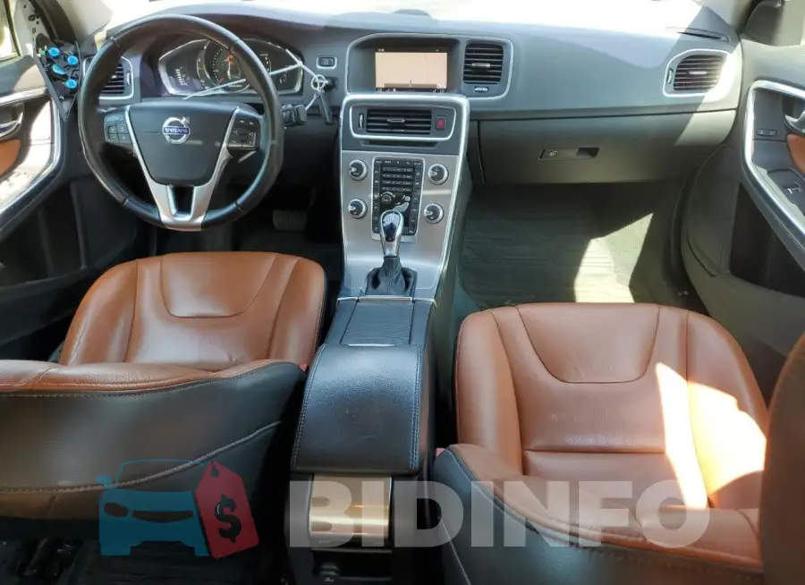 LYV402TK9HB152352 Photo# 8