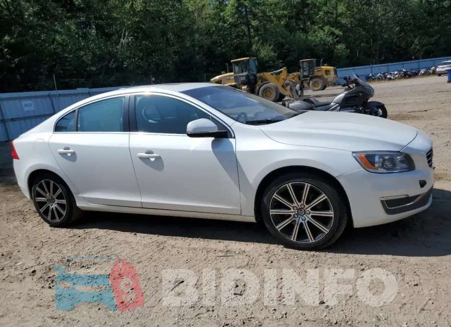 LYV402TK9HB152352 Photo# 4
