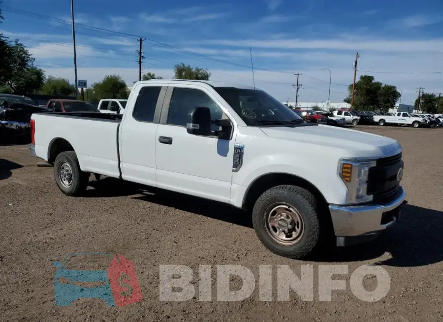 1FT7X2A68KEC45904 Photo# 4