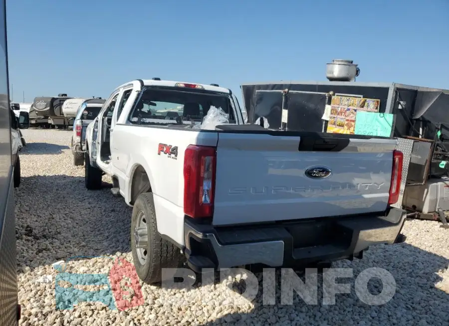 1FT8W3BT6PEE15976 Photo# 2