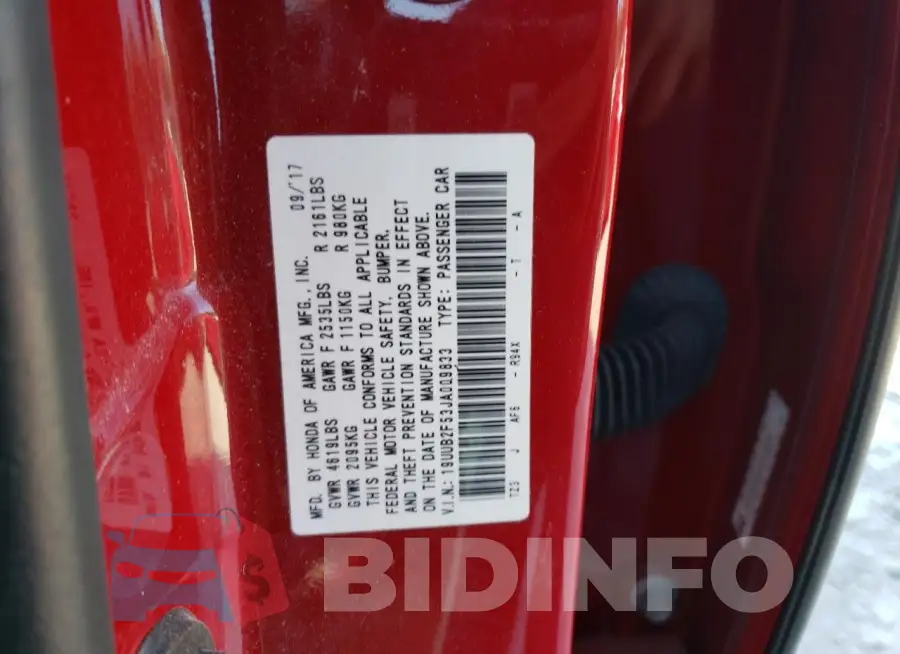 19UUB2F53JA009833 Photo# 12