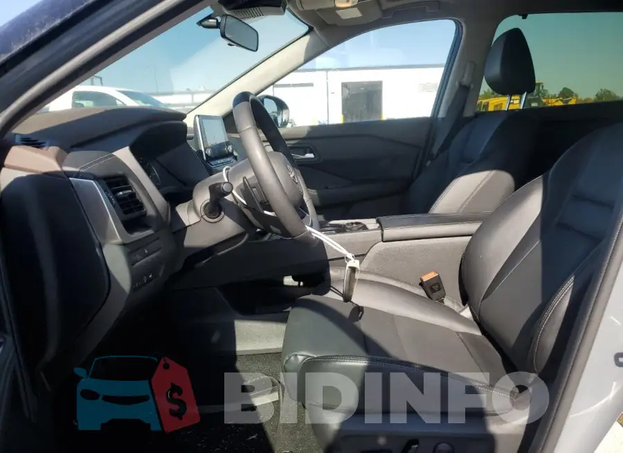 JN8BT3BBXPW206180 Photo# 7