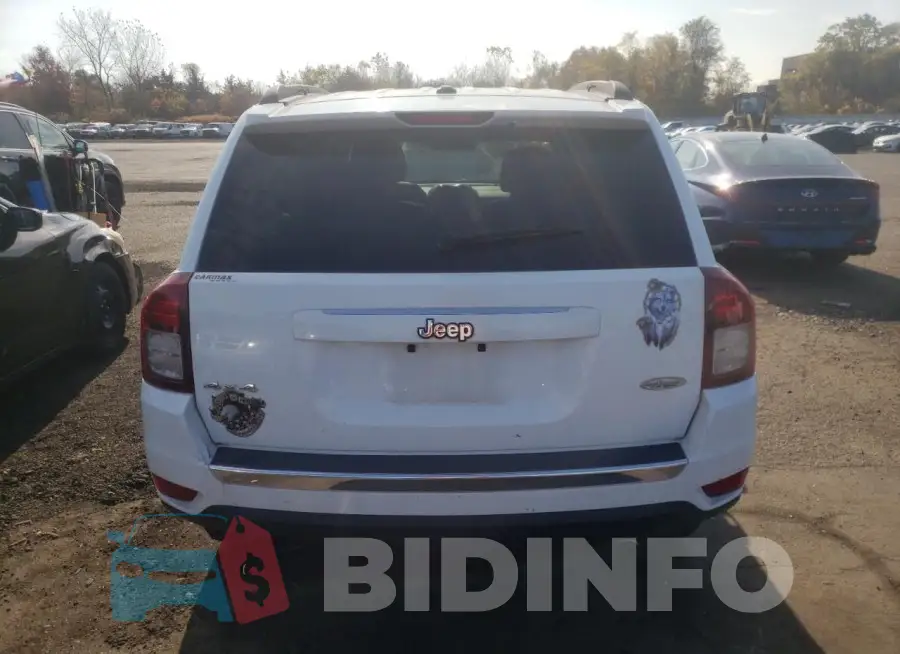 1C4NJDEB4GD733613 Photo# 6