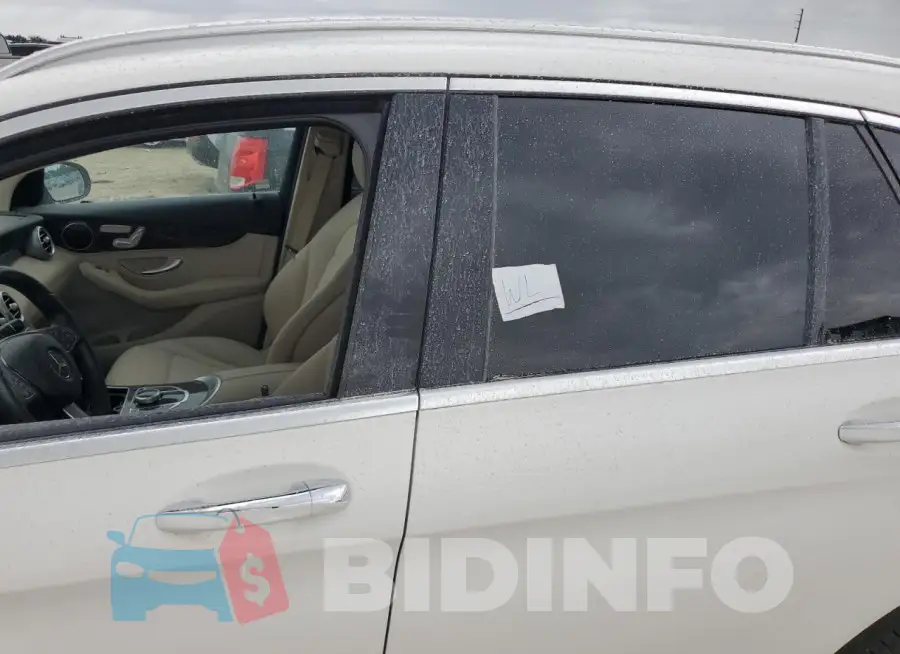 WDC0G4JB8HF194167 Photo# 13