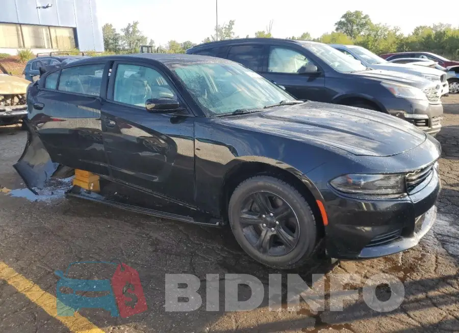2C3CDXBG4KH695896 Photo# 4