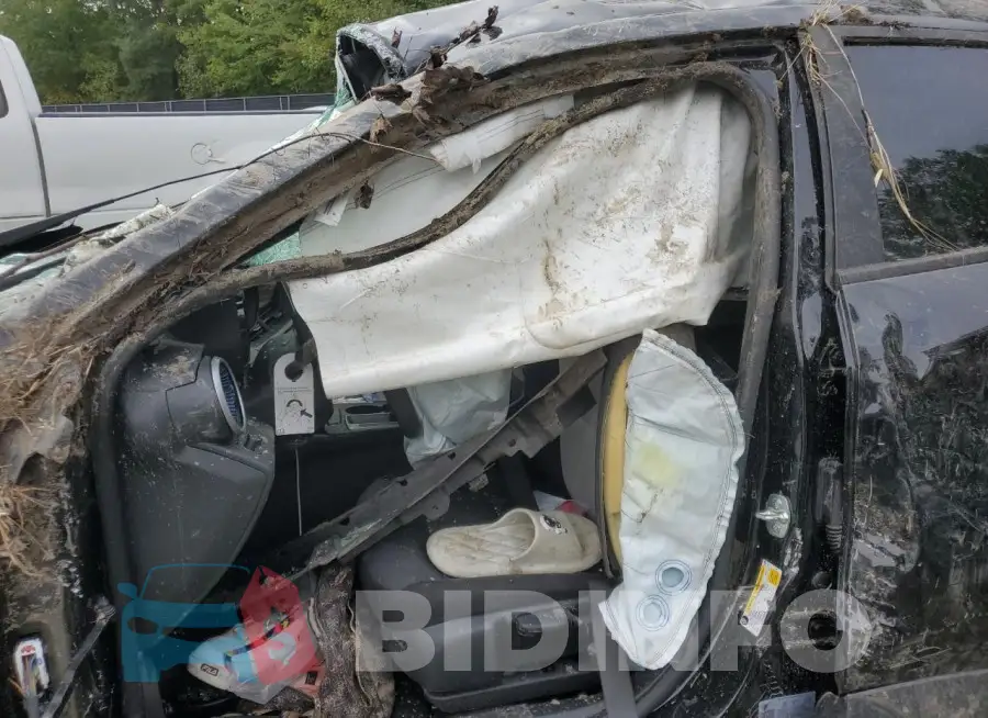 KL77LFE23RC204562 Photo# 7