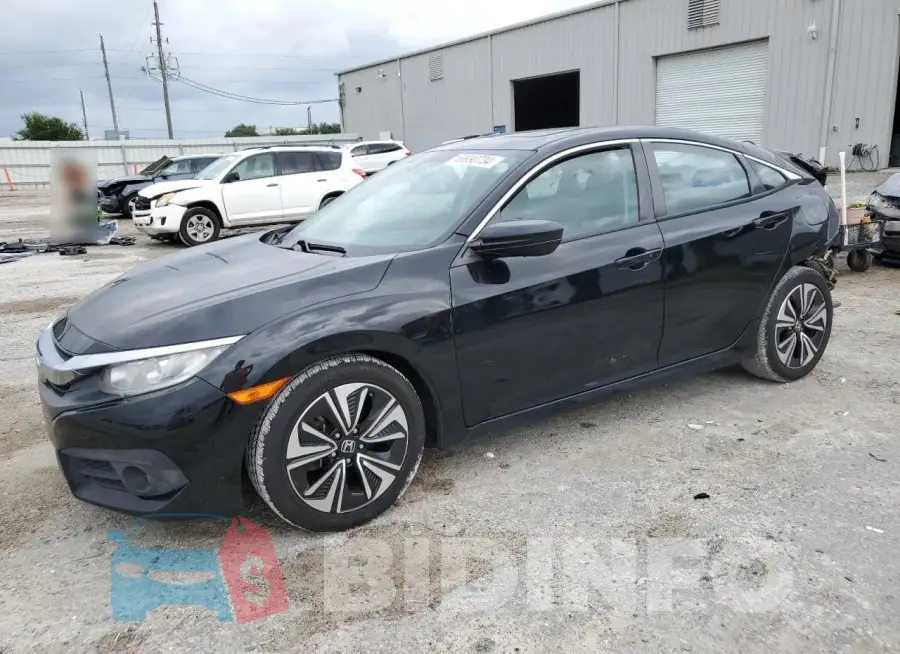 19XFC1F30HE016193 Photo# 1