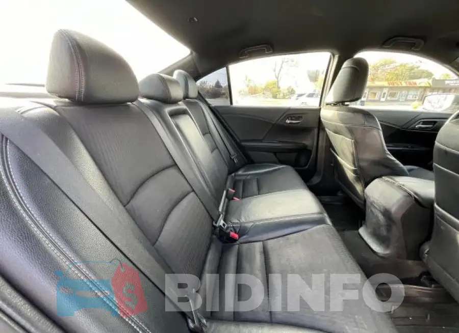 1HGCR2F59HA145286 Photo# 6