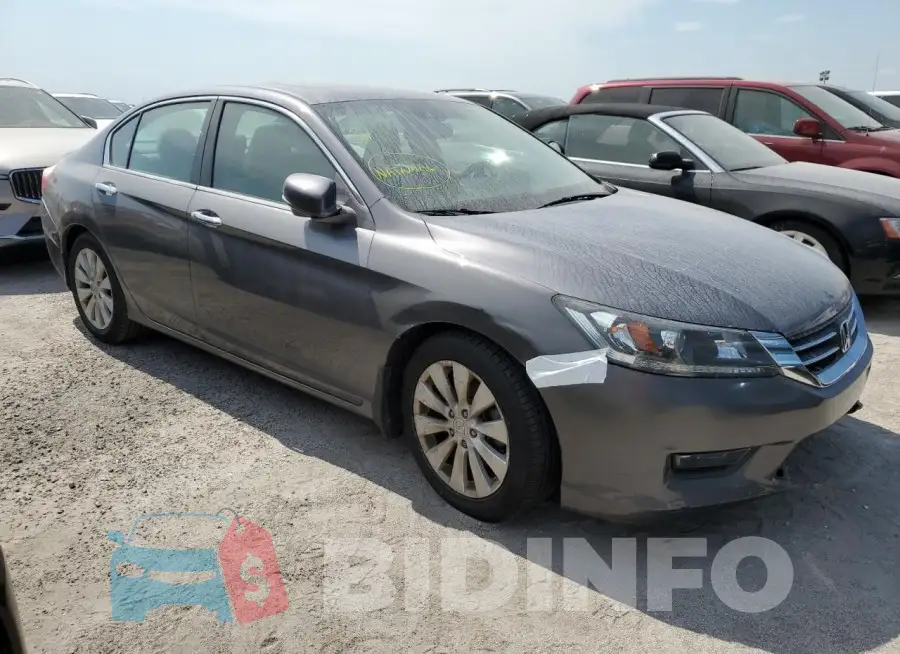 1HGCR2F84FA153271 Photo# 4