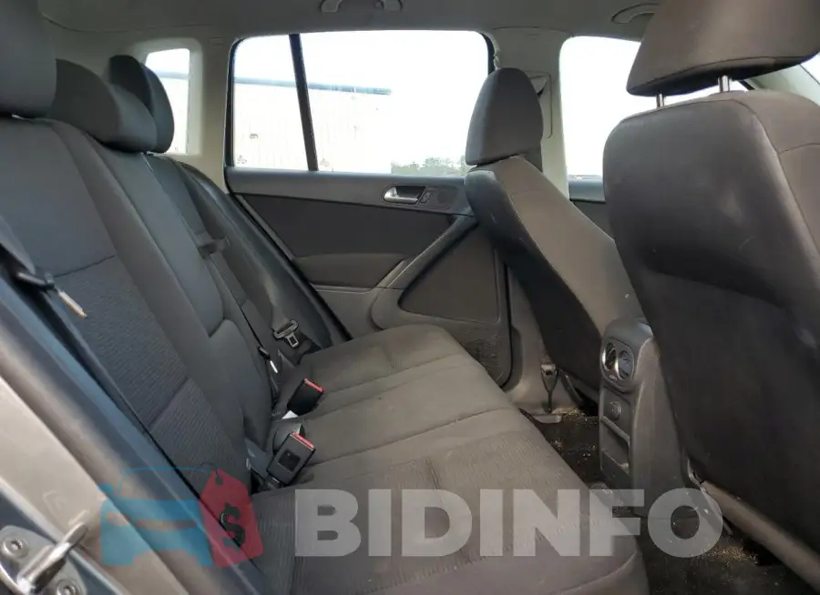 WVGAV7AX7HK053865 Photo# 11