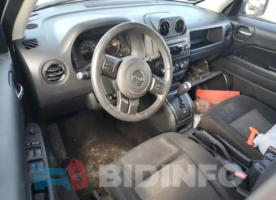 1C4NJPFB6HD183638 Photo# 8