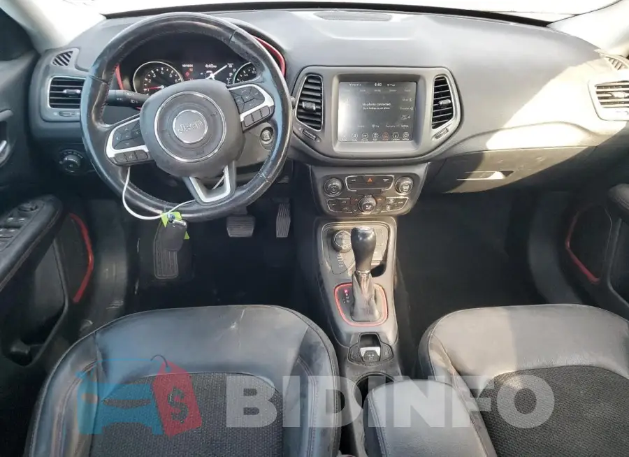 3C4NJDDB3LT208015 Photo# 8