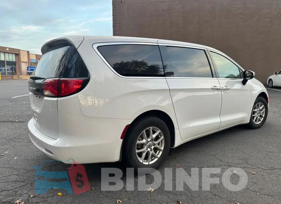 2C4RC1CG8PR533517 Photo# 4