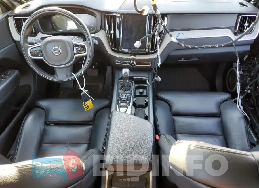 LYVA22RLXJB088163 Photo# 8