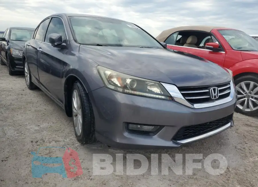 1HGCR2F76FA146104 Photo# 4